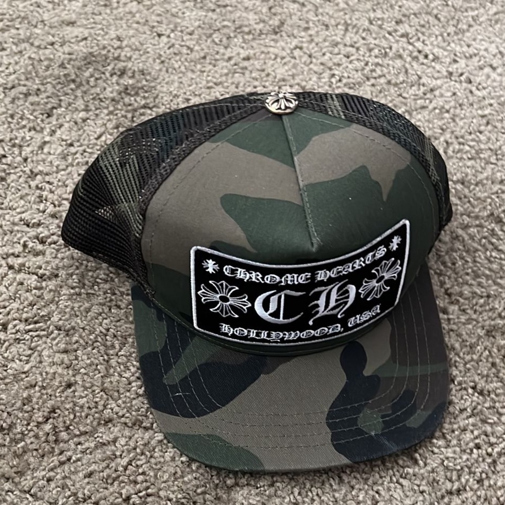 Authentic Chrome heart hat!